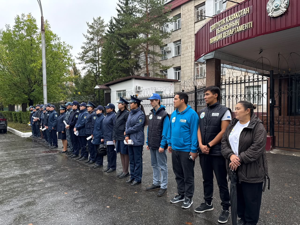 СҚО-да полицейлер оқушыларға банк карталары арқылы «ақша табудың» неге қауіпті екенін түсіндірді