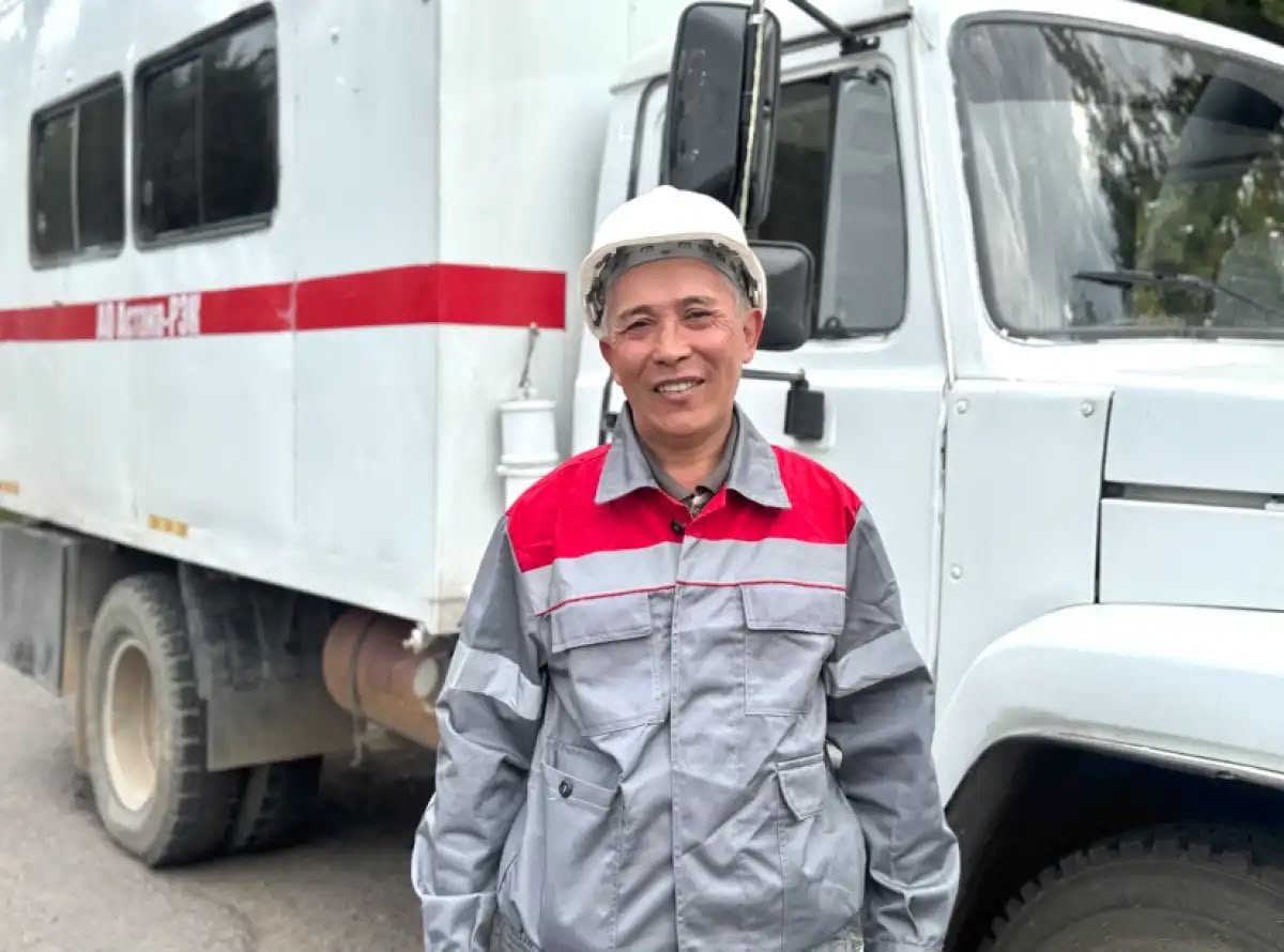 «Жігер, жауапкершілік пен адалдық қажет»: елордалық электромонтер 18 жылдық еңбек жолы туралы айтты