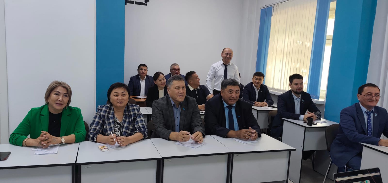МӘСЛИХАТ ДЕПУТАТТАРЫ ЖАСАНДЫ ИНТЕЛЛЕКТ ТЕХНОЛОГИЯЛАРЫН ҚОЛДАНУ БОЙЫНША ОҚУДАН ӨТУДЕ