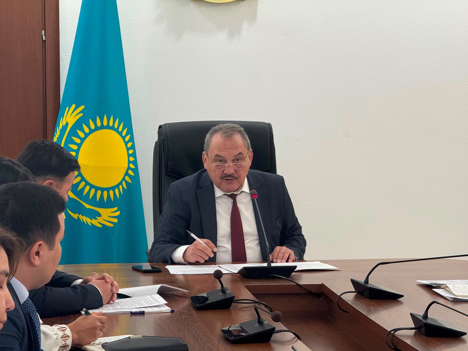 Комитетте аумақтық экология департаменттеріндегі сыбайлас жемқорлыққа қарсы жұмысты күшейту мәселелері талқыланды