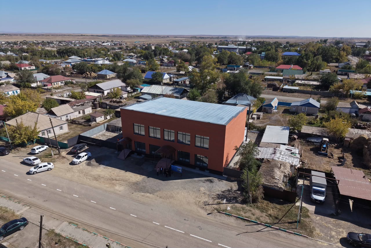 Көкпекті ауылында заманауи сауда орталығы салынып жатыр