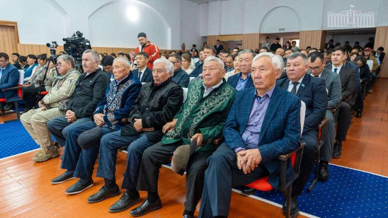 ШҚО әкімі халықпен кездесуде Катонқарағай ауданының даму жоспарын баяндады