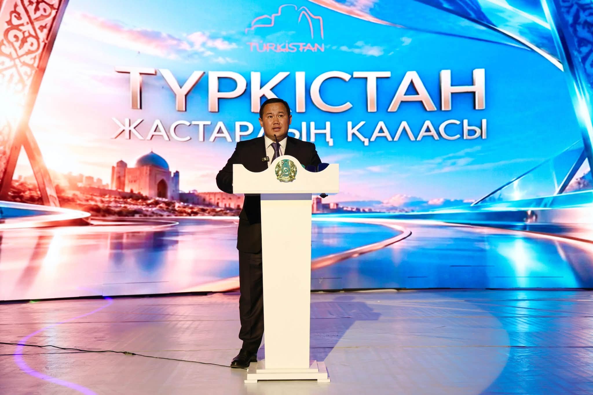 ЖАҢА БУЫН СТУДЕНТТЕРІН ҚАБЫЛДАУҒА АРНАЛҒАН МЕРЕКЕЛІК КЕШ ӨТТІ