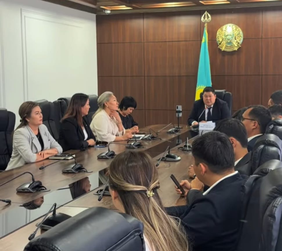 Қарақияда мемлекеттік қызмет көрсету және әдеп нормаларын сақтау мәселелері талқыланды