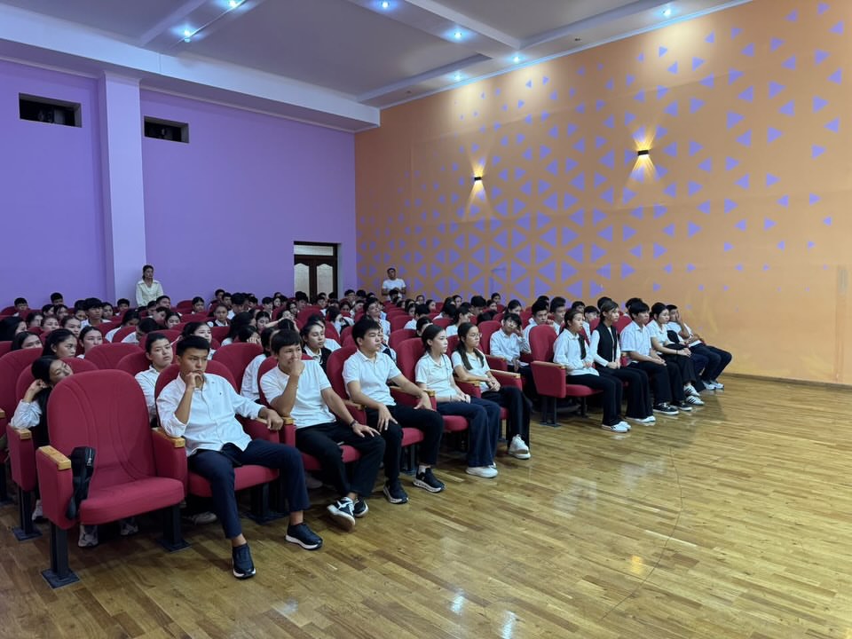 ОҚУШЫЛАРҒА КИБЕРГИГИЕНА ТАЛАПТАРЫ ТҮСІНДІРІЛДІ