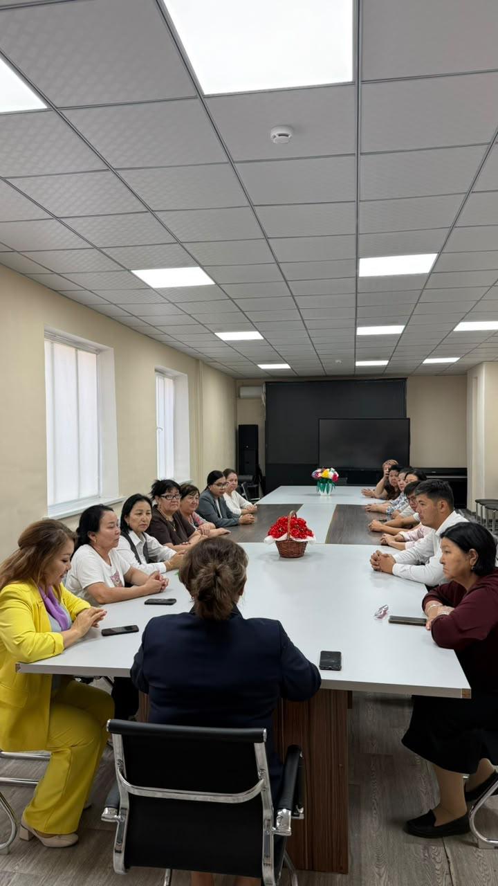 22.09.2026 жылы Маңғыстау облысының Әділет департаментінің «Жаңаөзен ауданаралық аумақтық мәжбүрлеп орындату бөлімі» филиалының мемлекеттік сот орындаушысы мен Маңғыстау облыстық адвокаттар алқасының Жаңаөзен қаласы бойынша адвокаты бірлесіп, «ЗАҢ ЖӘНЕ ТӘРТІП» қағидатын ақпараттық ілгерілету және Қазақстан Республикасы Конституциясын насихаттау мақсатында «Оқушылар шығармашылық үйі» МКҚК қызметкерлеріне ақпараттық-түсіндіру іс-шарасы өткізілді.