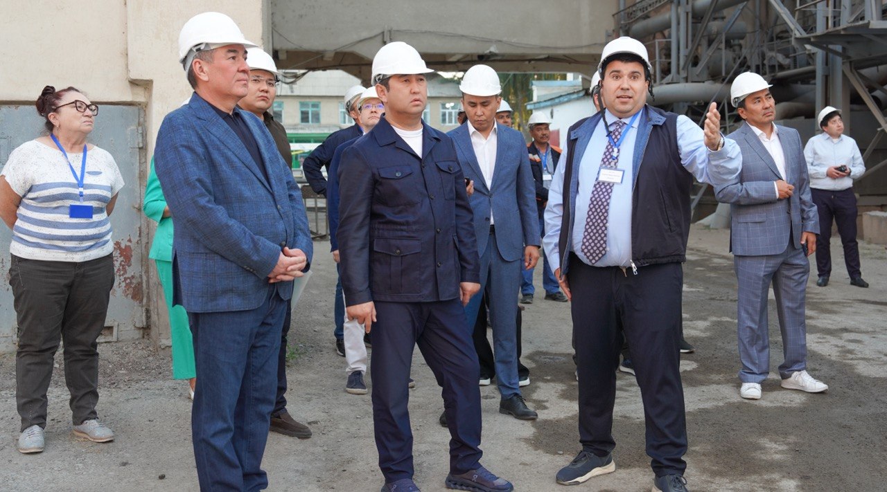 Айдарбек Сапаров Жамбыл облысында қант өндірісін дамыту және ауыл шаруашылығы өнімдерін өңдеу жұмыстарымен танысты