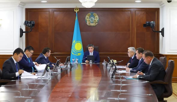 Олжас Бектенов жылыту маусымына дайындық барысы жөнінде кеңес өткізді