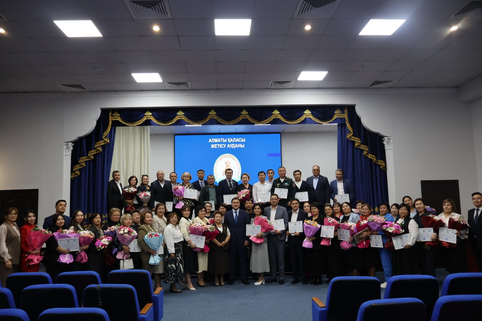 Құрылтай сайлауын ұйымдастыруға үлес қосқан қызметкерлер марапатталды