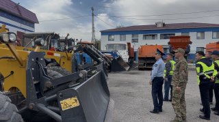 ПОЛИЦИЯ ЖОЛ ҚЫЗМЕТТЕРІНІҢ ҚЫСҚЫ МАУСЫМҒА ДАЙЫНДЫҒЫН ТЕКСЕРУДЕ