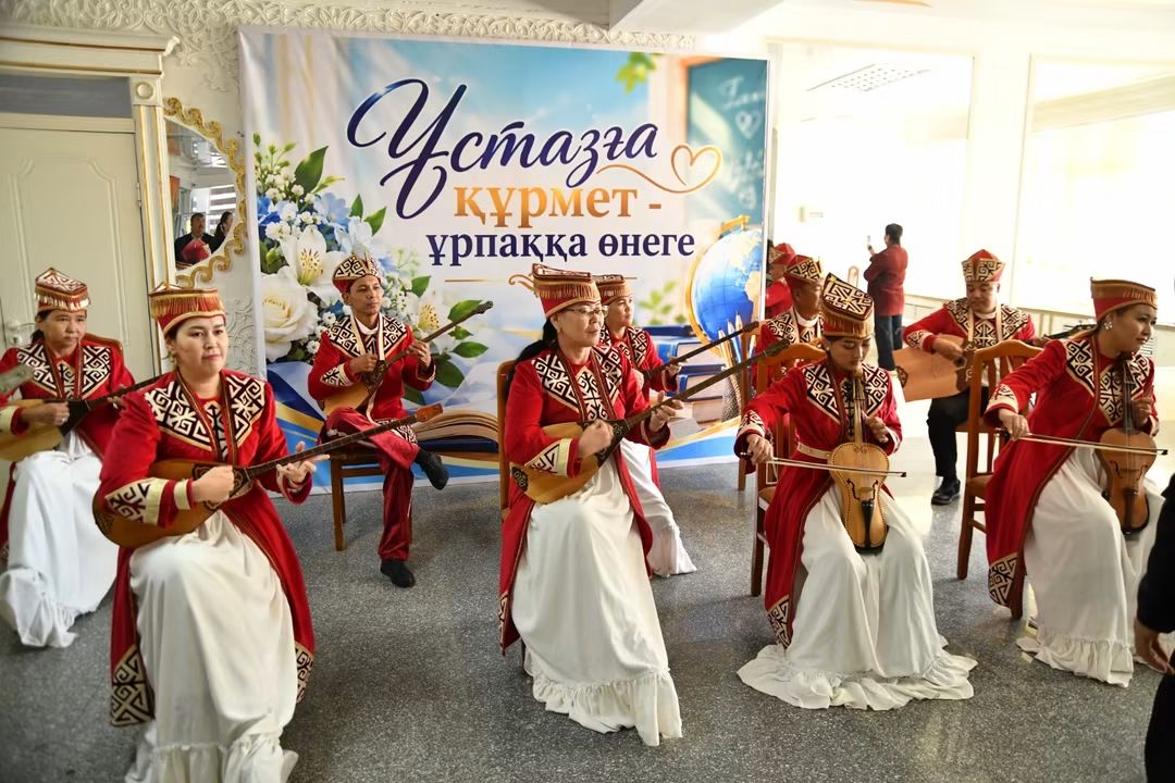 ҰСТАЗҒА ҚҰРМЕТ – ҰРПАҚҚА ӨНЕГЕ!