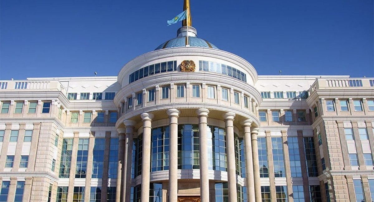 Мемлекет басшысы Премьер-министрмен  және Құрылтай төрағасымен консультациялар өткізді