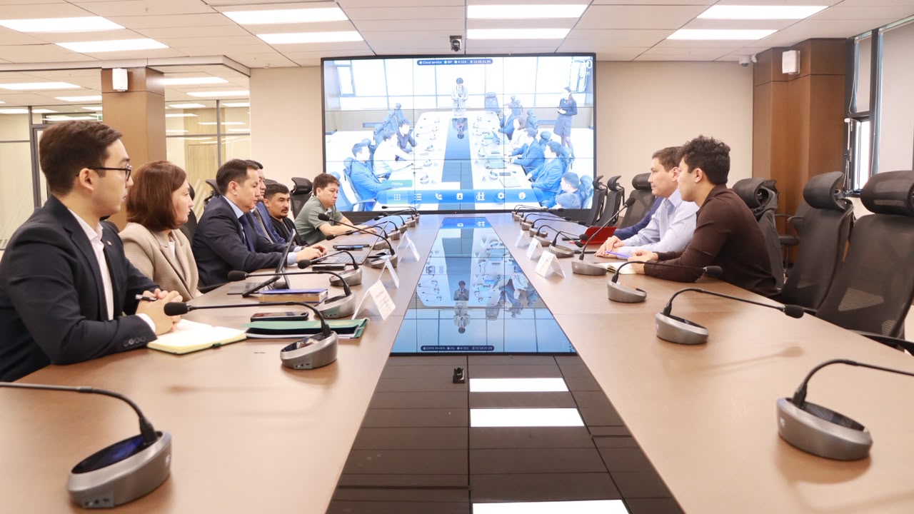 МКК-нің Huawei Technologies Kazakhstan компаниясының өкілдерімен жасанды интеллект технологияларын қолдану мәселелері бойынша кездесуі