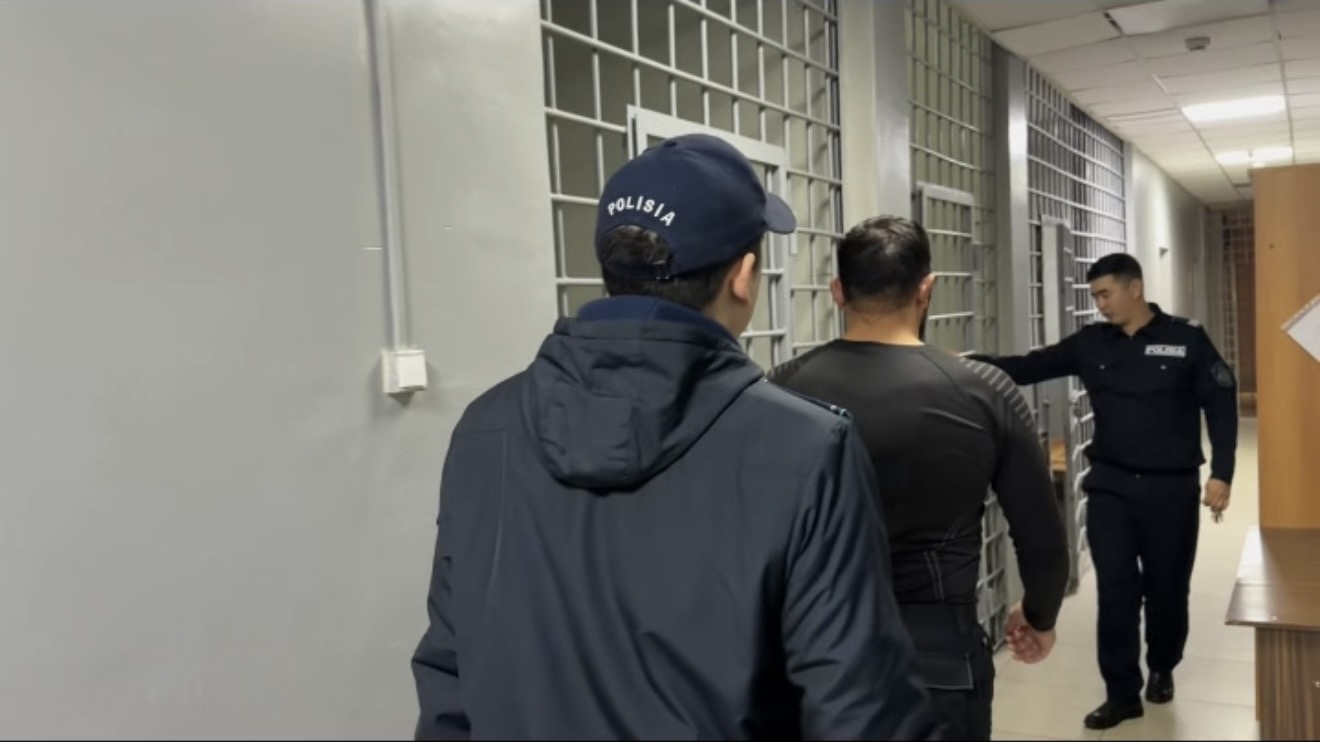Қостанайда ер адам полиция қызметкерлерінің заңды талаптарына бағынбаған