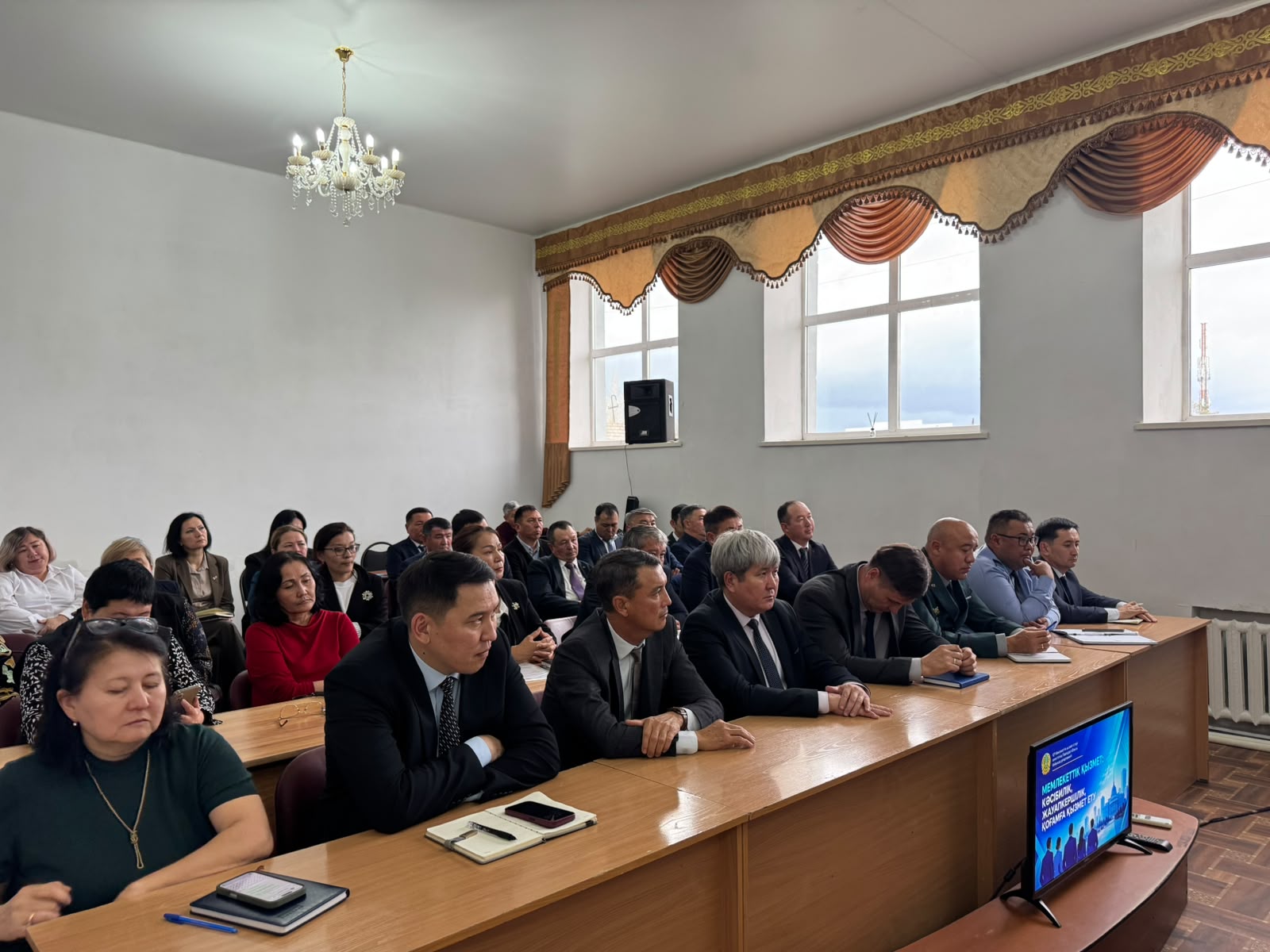 Май ауданында Мемлекеттік қызмет істері агенттігі департаменті өкілдерінің жұмыс сапары өтті