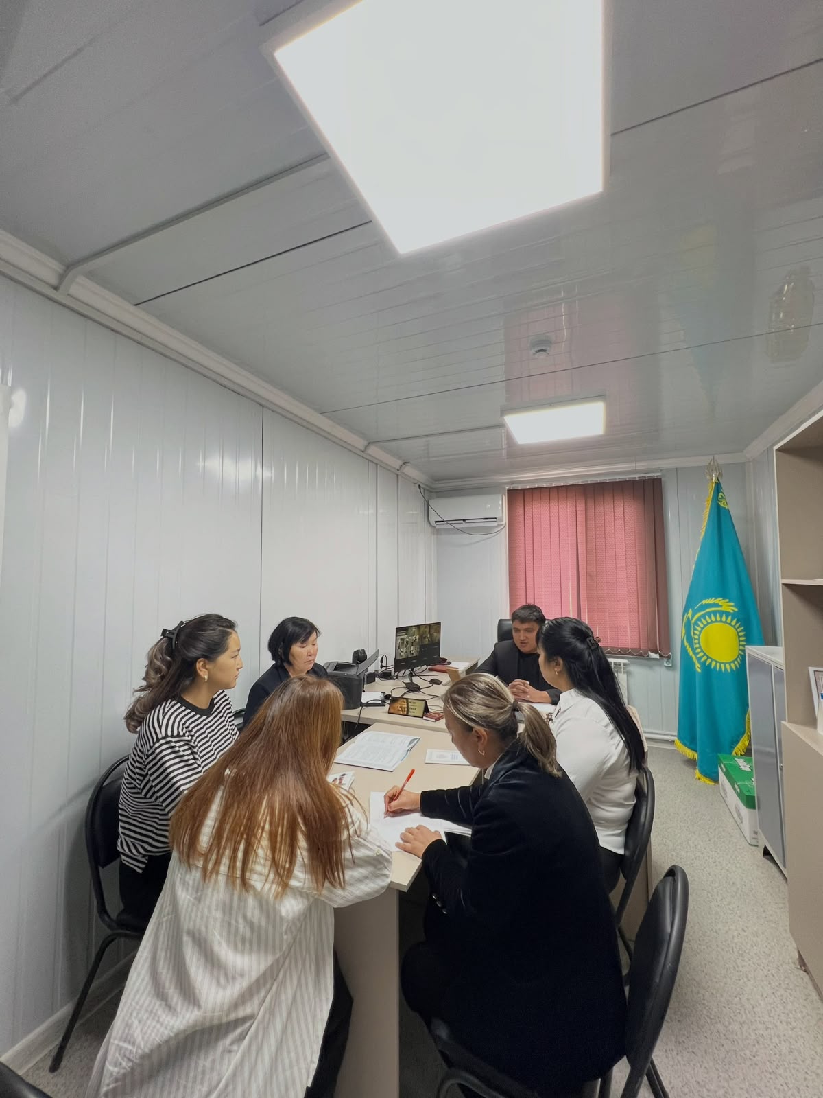 МЕМЛЕКЕТТІК ҚЫЗМЕТШІНІҢ ҚЫЗМЕТТІК ӘДЕБІ