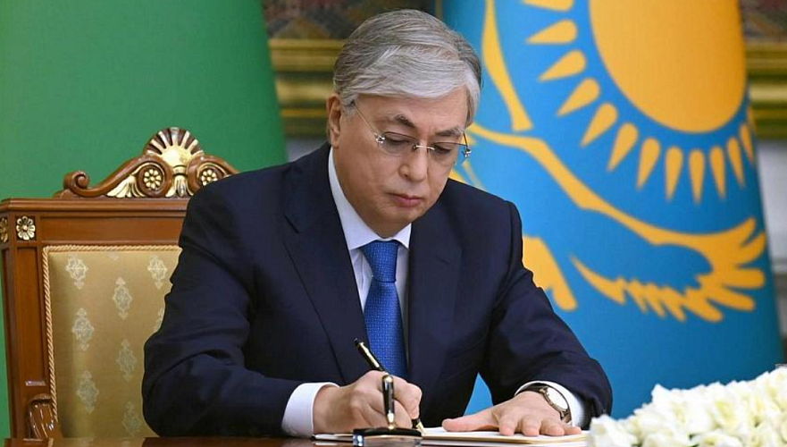 Барлық деңгейдегі мәслихаттардың өкілеттігін мерзімінен бұрын тоқтату туралы