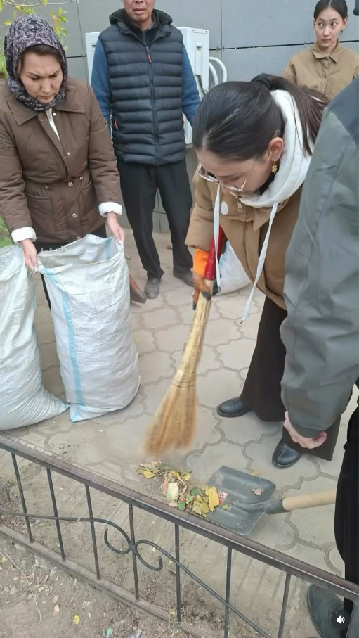 08.10.2026 ж. Ұлытау облысы Әділет департаментінің қызметкерлері «Таза Қазақстан» жалпыұлттық экологиялық акциясы аясында сенбілік өткізді.
